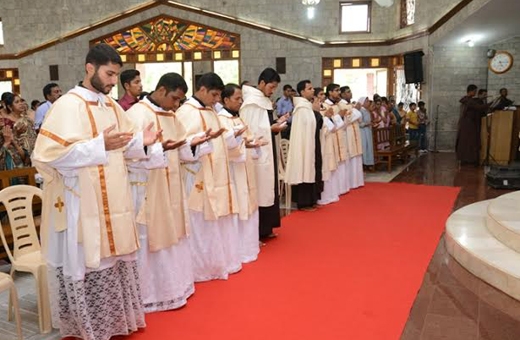 Bishop Francis Serrao ordains 9 deacons